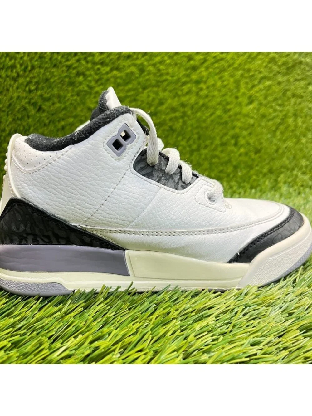 Nike Air Jordan 3 Retro Boys Size 13C White Athletic Basketball Shoes Sneakers